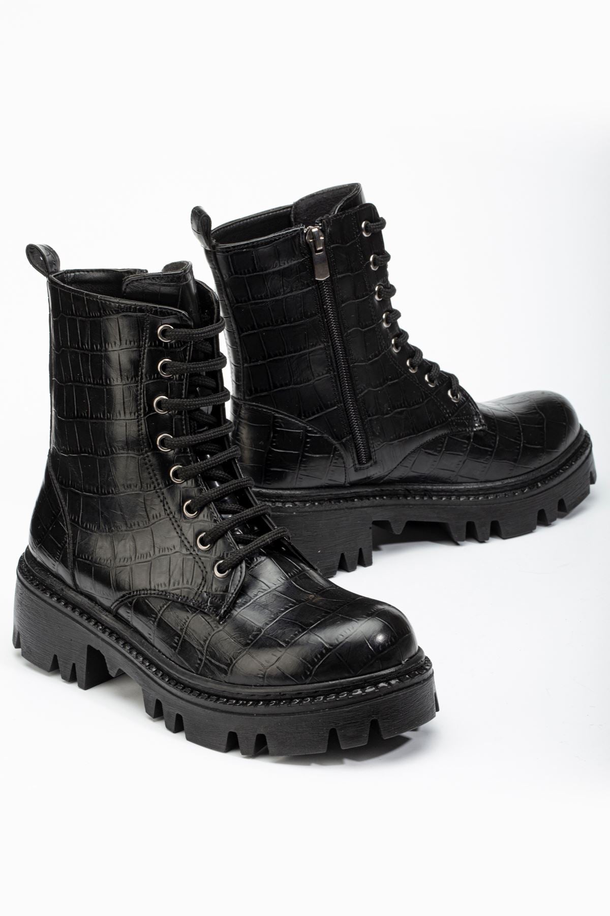 Balema Siyah Kroko Bağcıklı Fermuarlı Kadın Bot