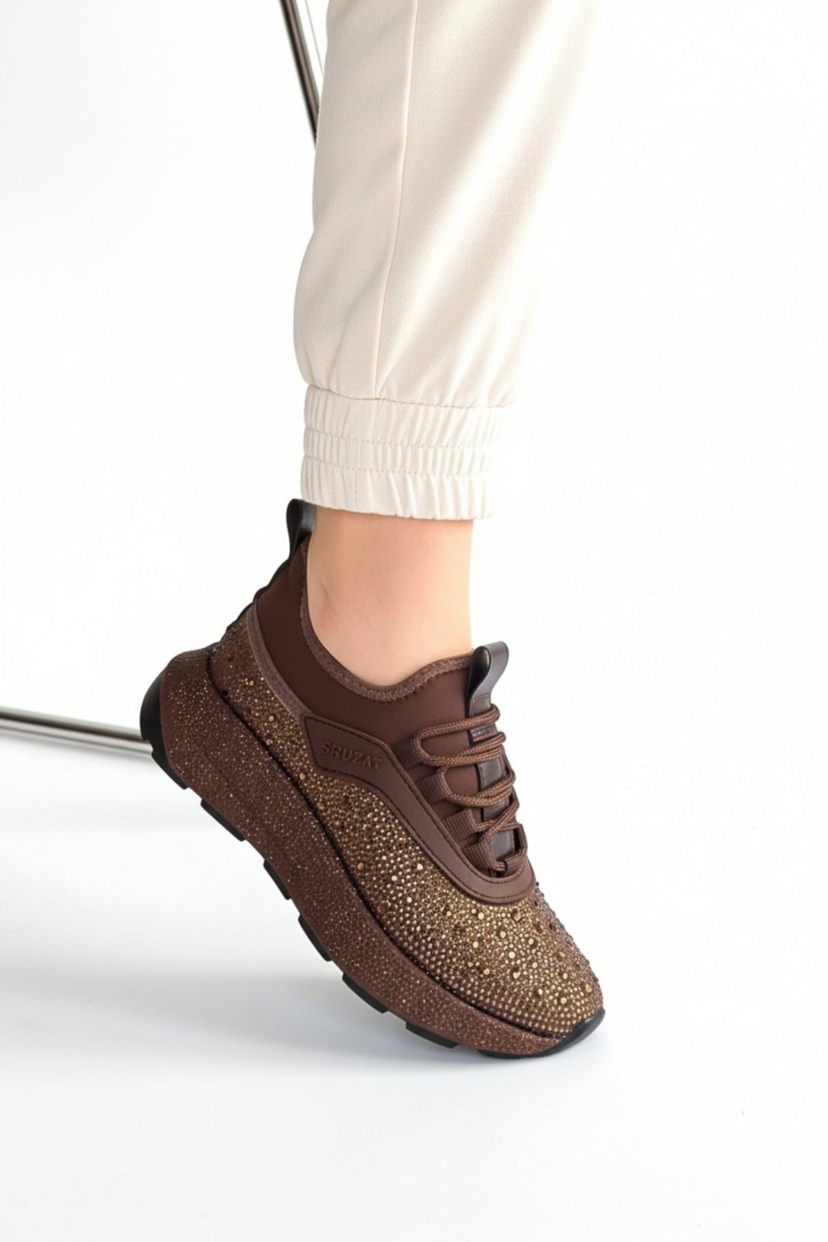 Rimay Kadın Kahverengi Boncuk İşlemeli Spor Ayakkabı