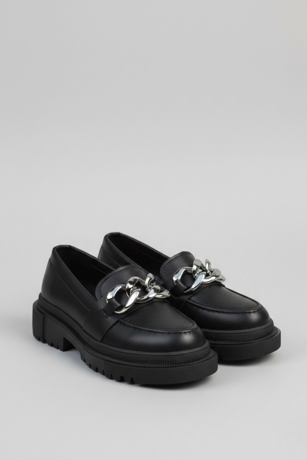 Biga Kadın Siyah Zincir Detaylı Babet Ayakkabı