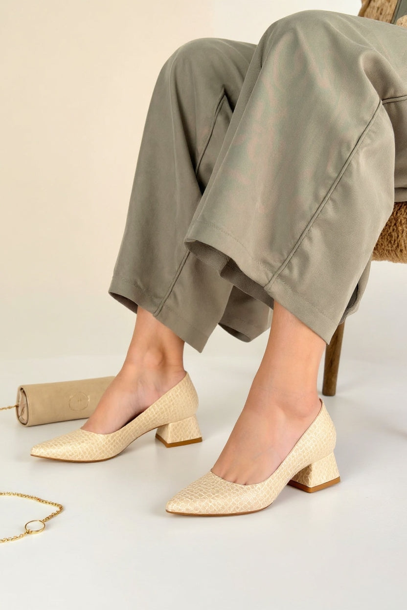 Meort Kadın Bej Rugan Kısa Topuklu Ayakkabı