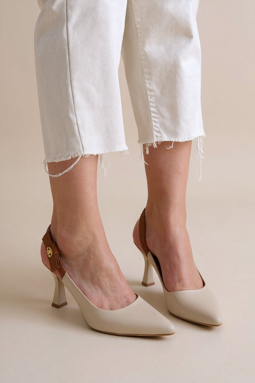 Toran Kadın Bej Arkadan Lastikli Topuklu Ayakkabı