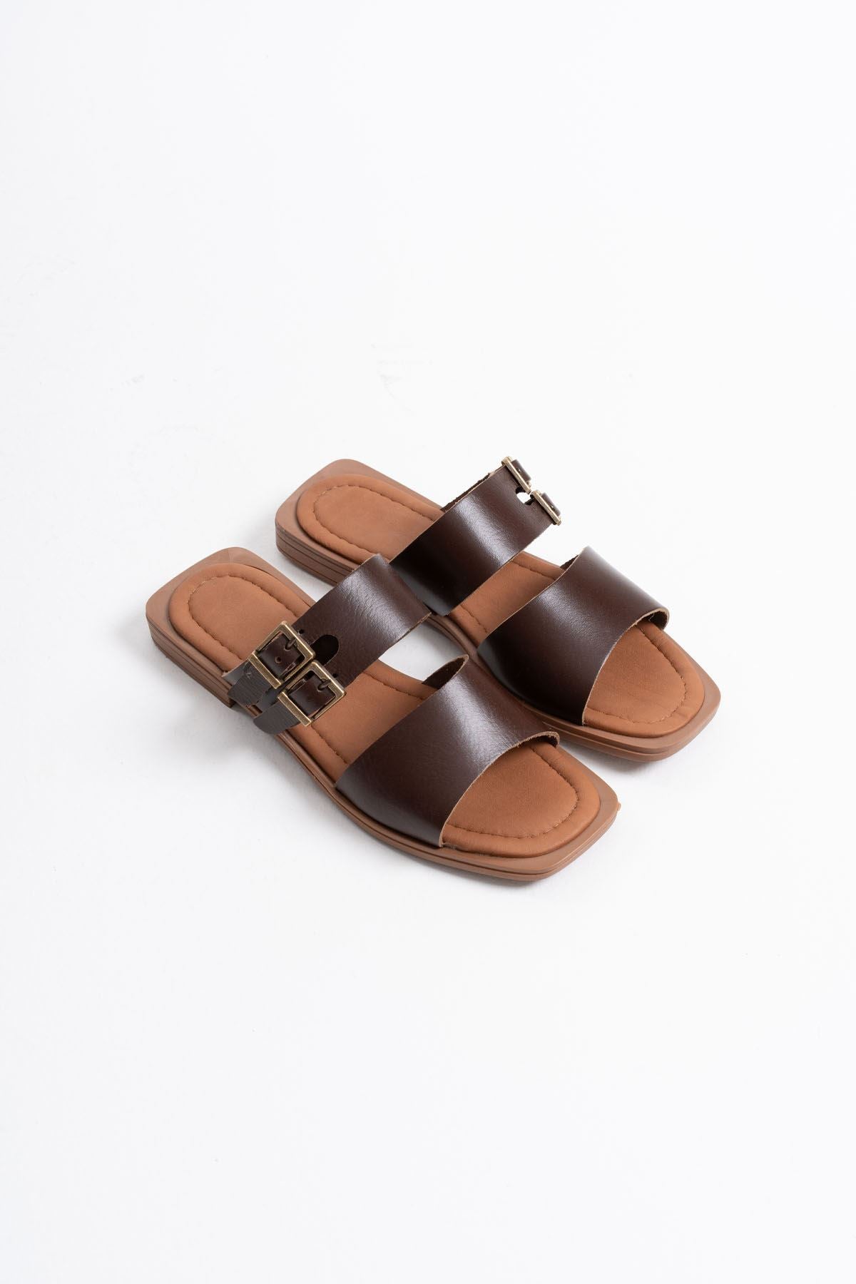 Alessi Kadın Tokalı Hakiki Deri Acı Kahve Terlik