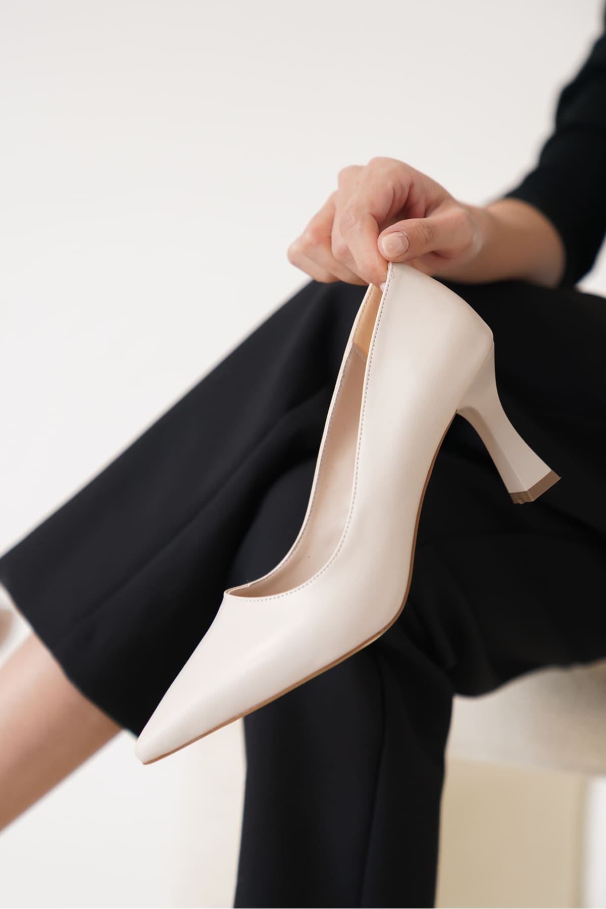 Alexandra Kadın Bej Stiletto Topuklu Ayakkabı