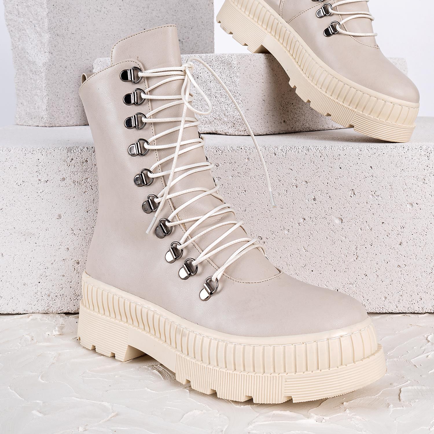 Array Kadın Kalın Taban Bağcıklı Bej Postal Bot