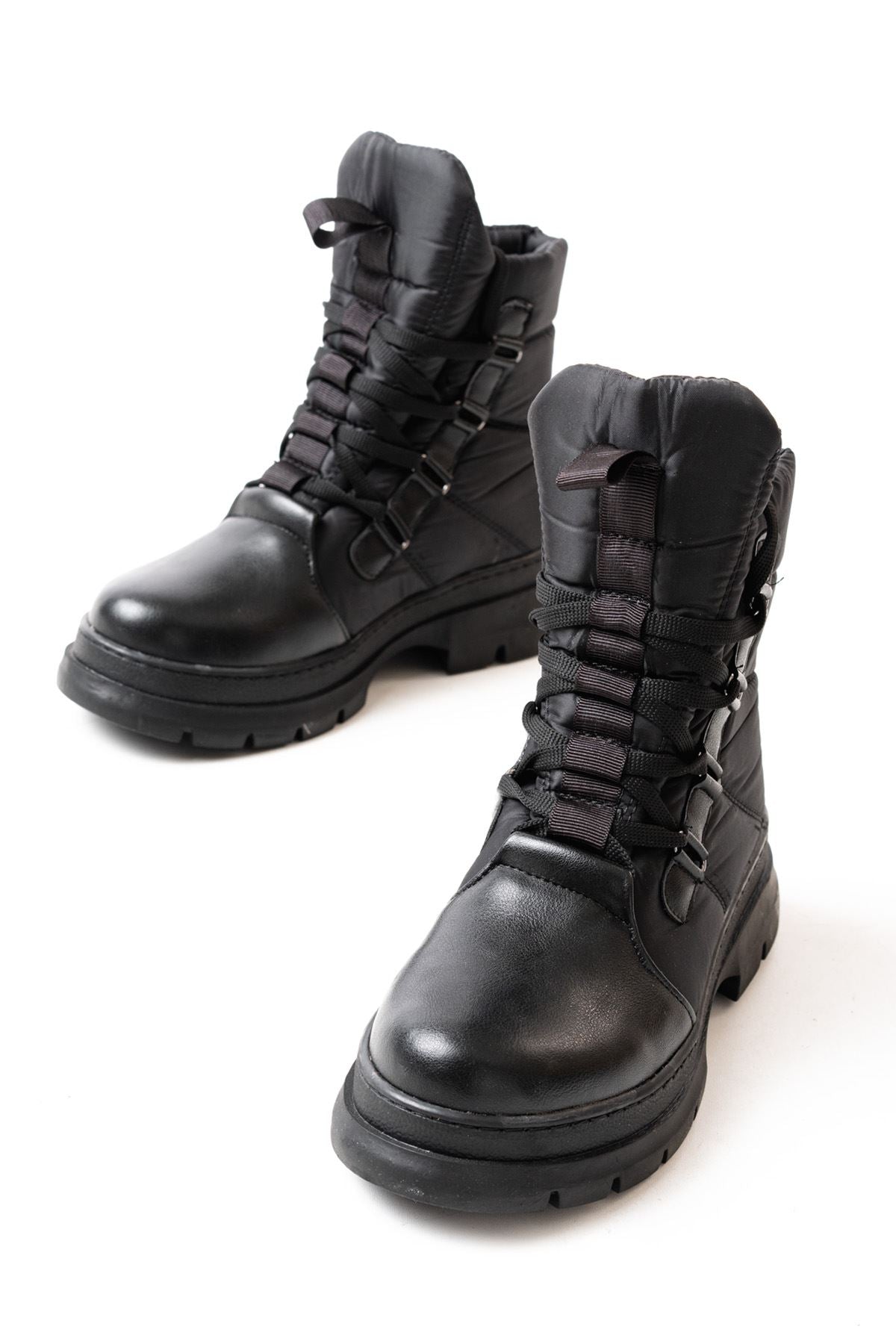 Salmera Siyah Bağcıklı Su Geçirmez Kadın Kar Botu