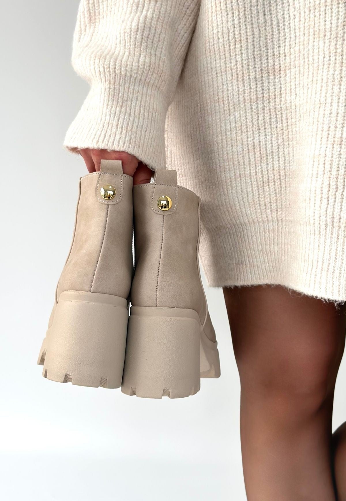 Belay Kadın Bej Nubuk Fermuarlı Kalın Topuk Bot