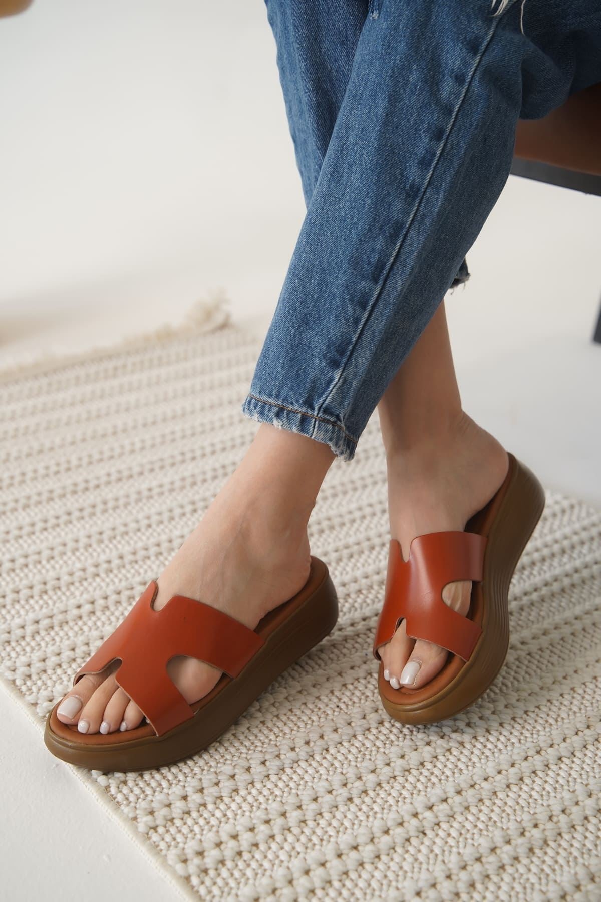 Borlina Kiremit Hakiki Deri Terlik