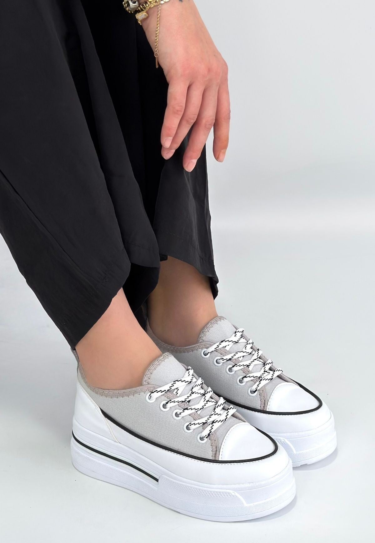 Dalen Kadın Gri Keten Bağcıklı Spor Ayakkabı