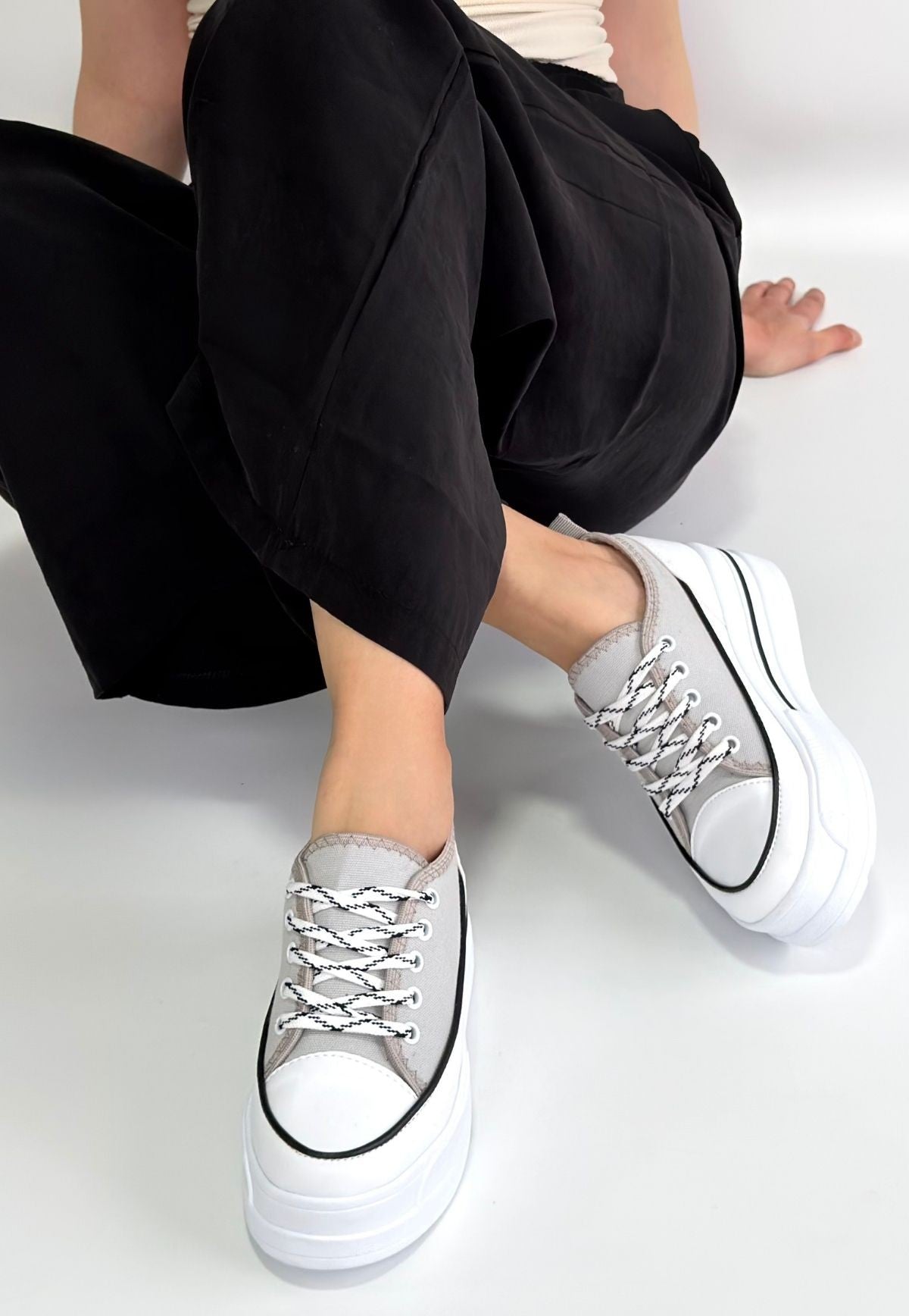 Dalen Kadın Gri Keten Bağcıklı Spor Ayakkabı