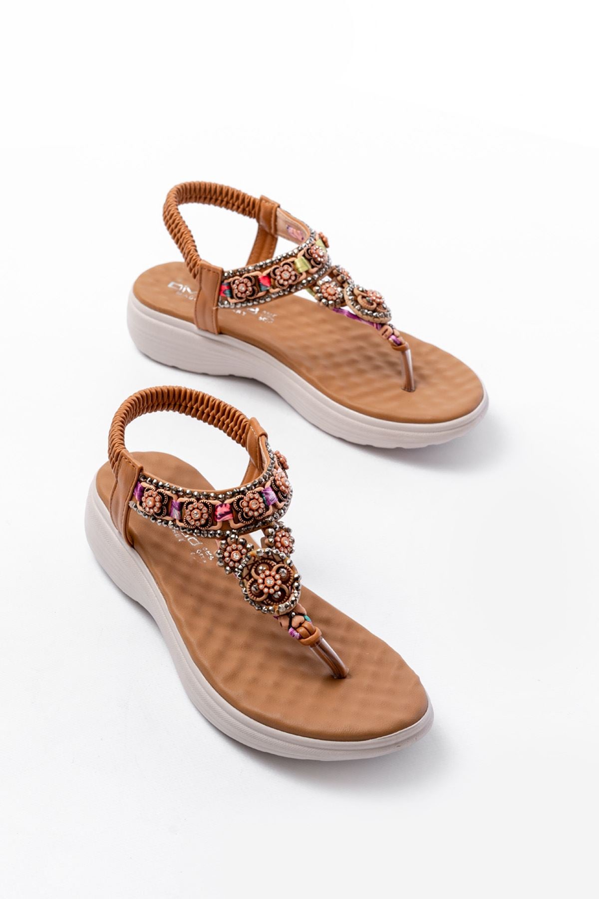 Karemy Taba Taşlı Arka Lastikli Parmak Arası Kadın Sandalet