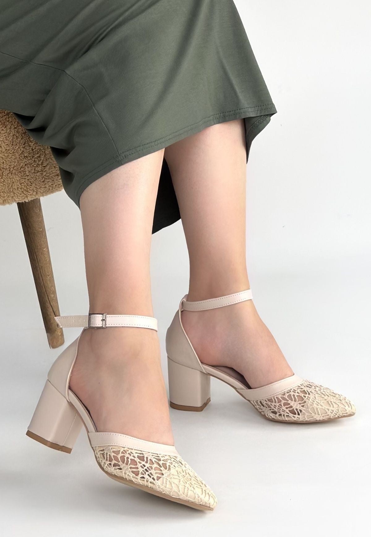 Dmop Kadın Bej Tül Detaylı Topuklu Ayakkabı