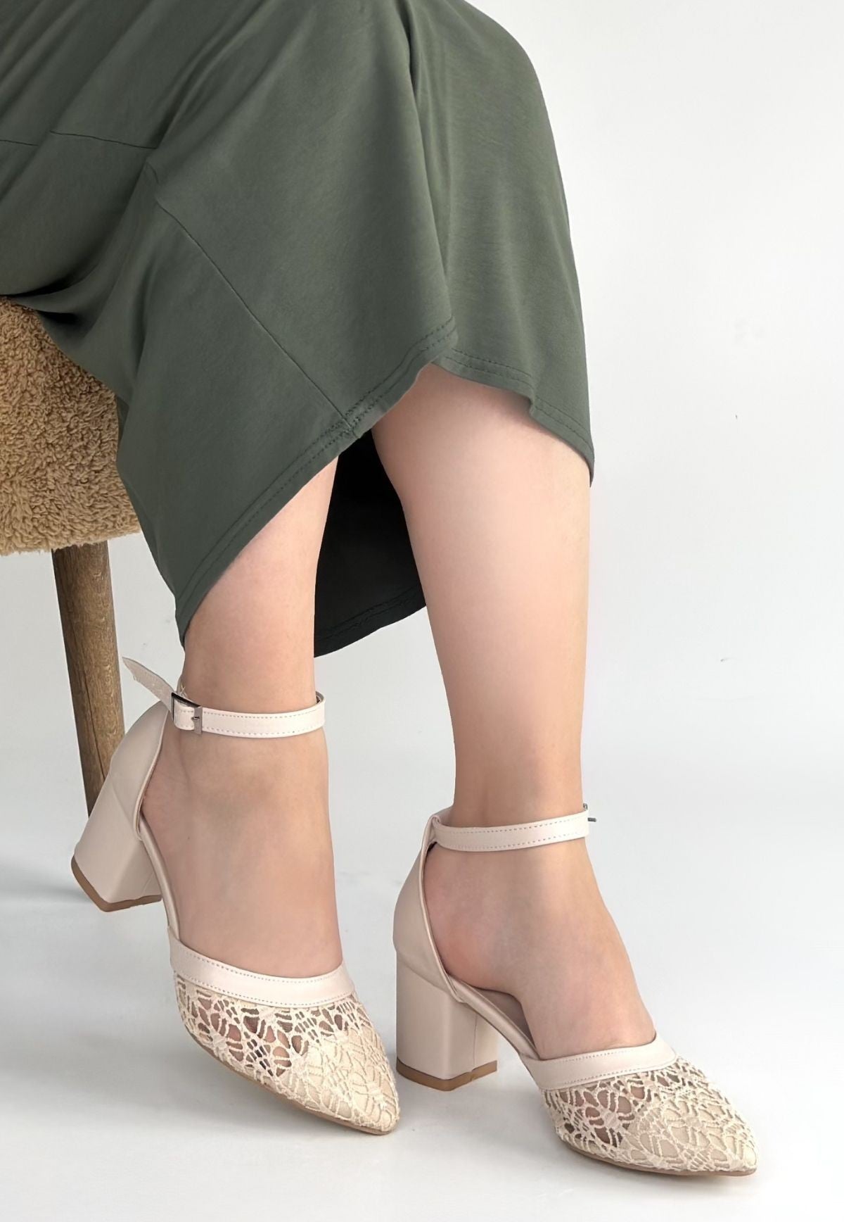 Dmop Kadın Bej Tül Detaylı Topuklu Ayakkabı