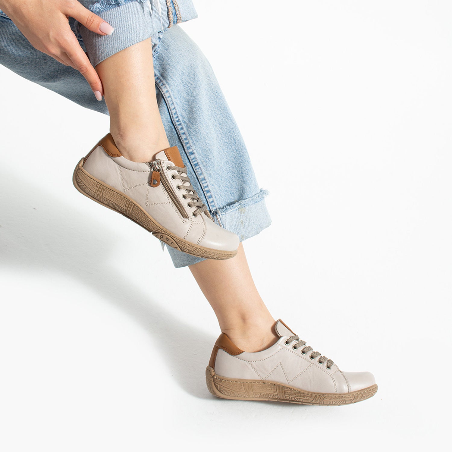 Dobran Kadın Hakiki Deri Gümüş Günlük Ayakkabı