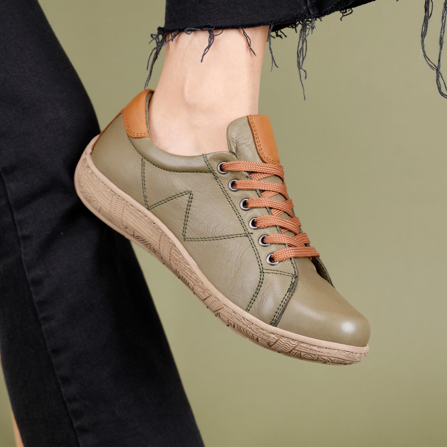 Dobran Kadın Hakiki Deri Yeşil Taba Günlük Ayakkabı