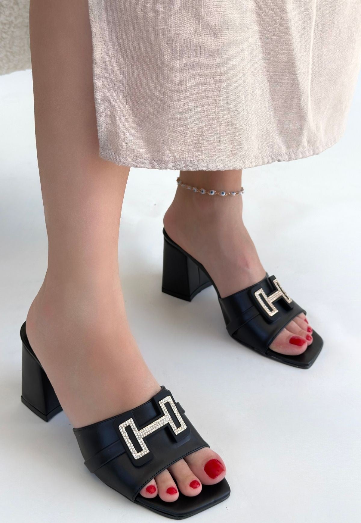 Erew Kadın Siyah Topuklu Terlik