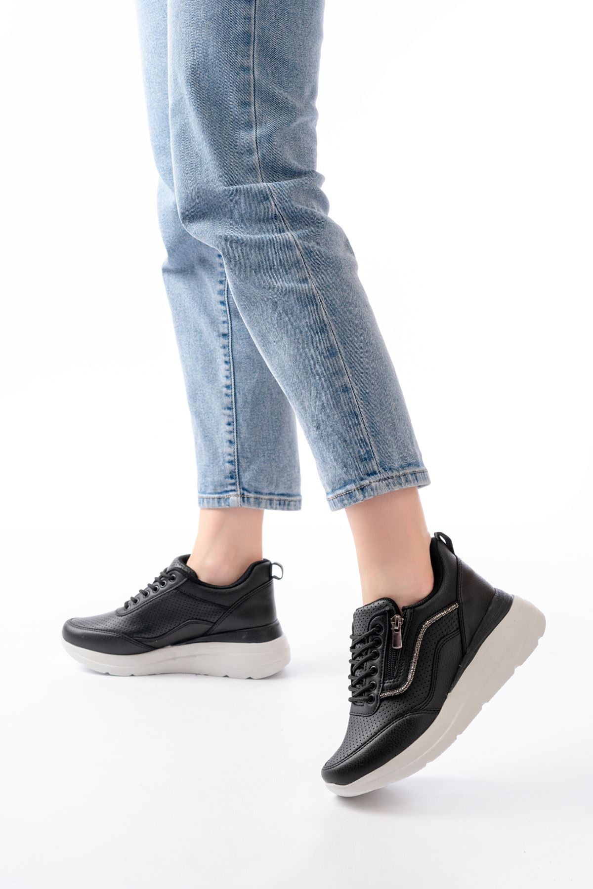 Liren Kadın Siyah Taş Aksesuarlı Spor Ayakkabı