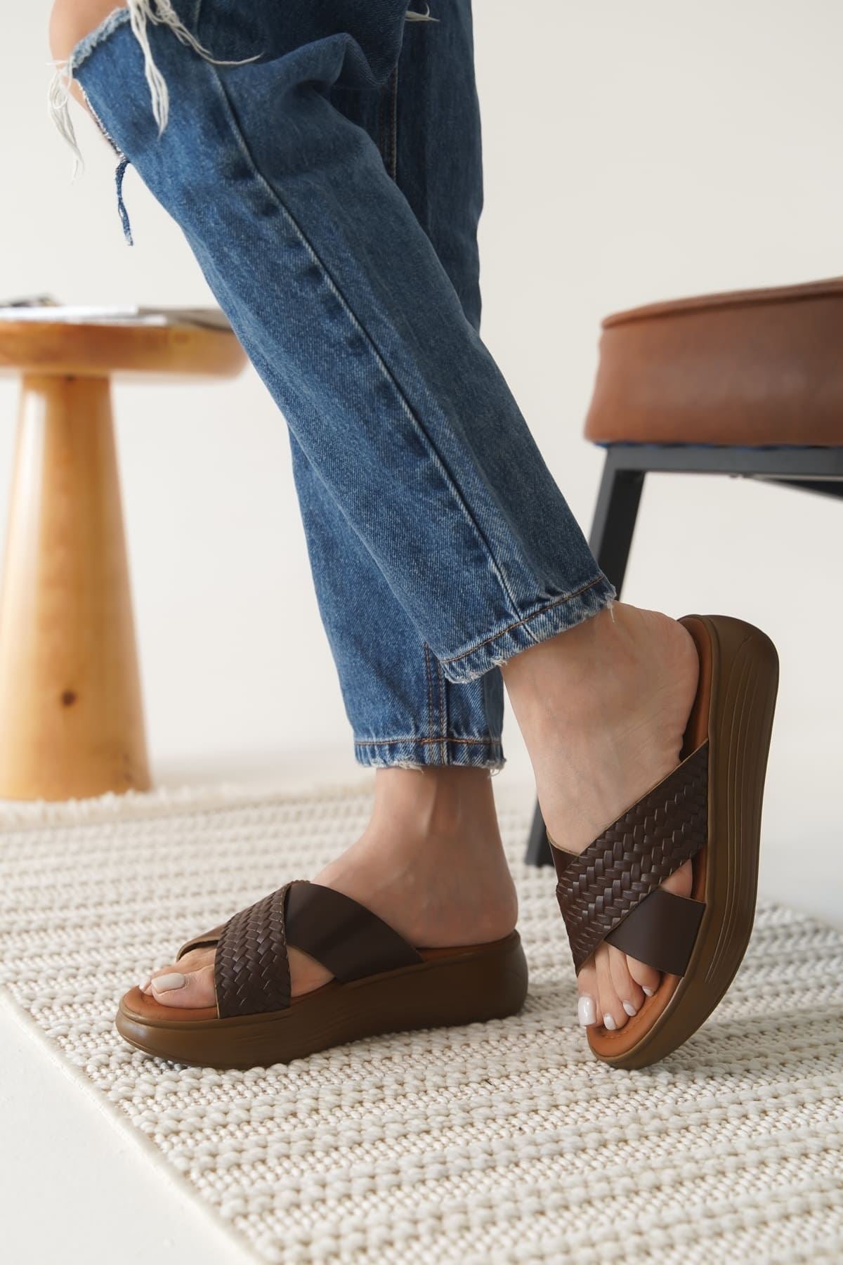 Fayn Kadın Örgü Desenli Hakiki Deri Acı Kahve Terlik