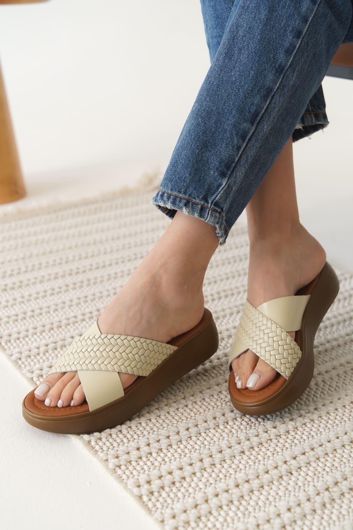 Fayn Kadın Örgü Desenli Hakiki Deri Bej Terlik