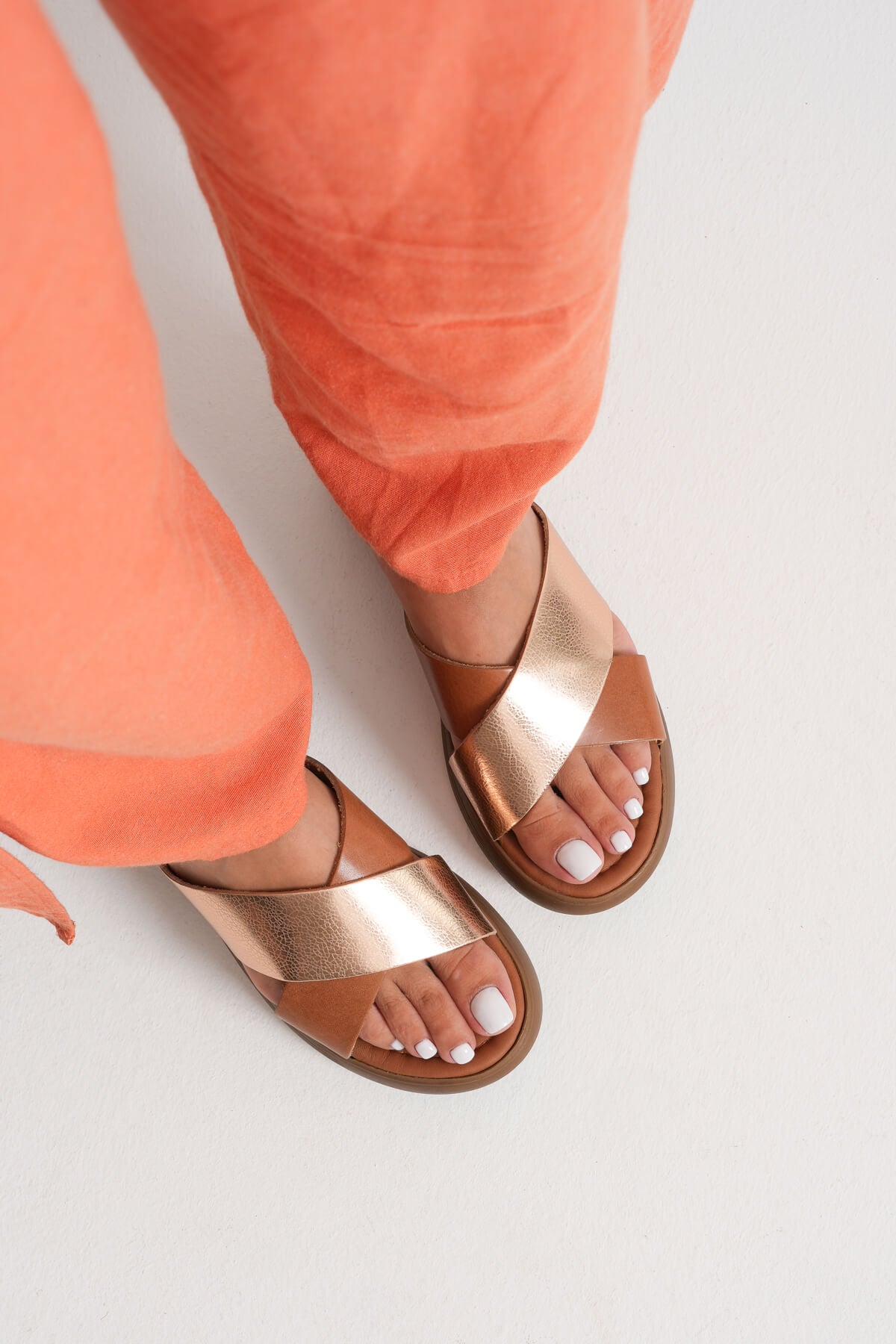 Fayn Kadın Hakiki Deri Taba - Altın Terlik