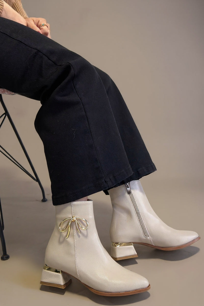 Harly Kadın Bej Metal Detaylı Topuklu Bot