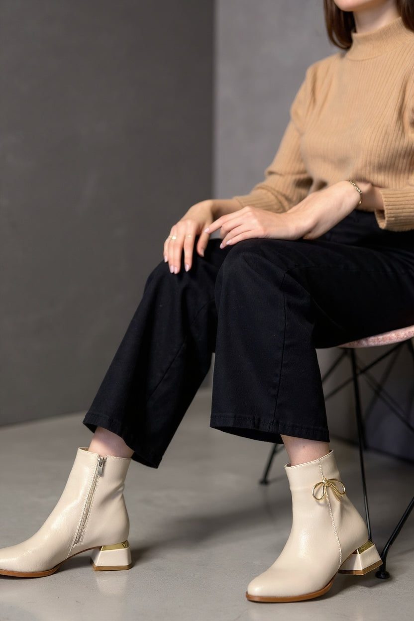 Harly Kadın Bej Metal Detaylı Topuklu Bot