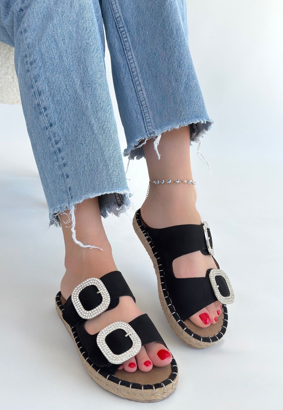 Hertas Kadın Siyah Nubuk Taşlı Tokalı Terlik