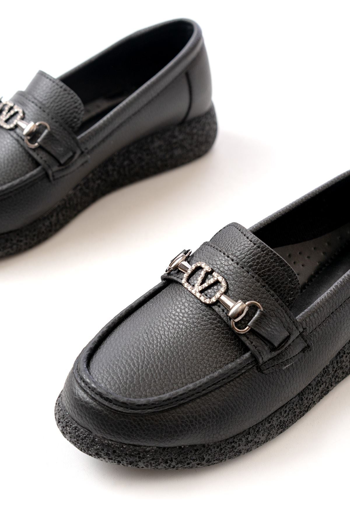 Jarone Siyah Toka Detaylı Kadın Loafer Ayakkabı