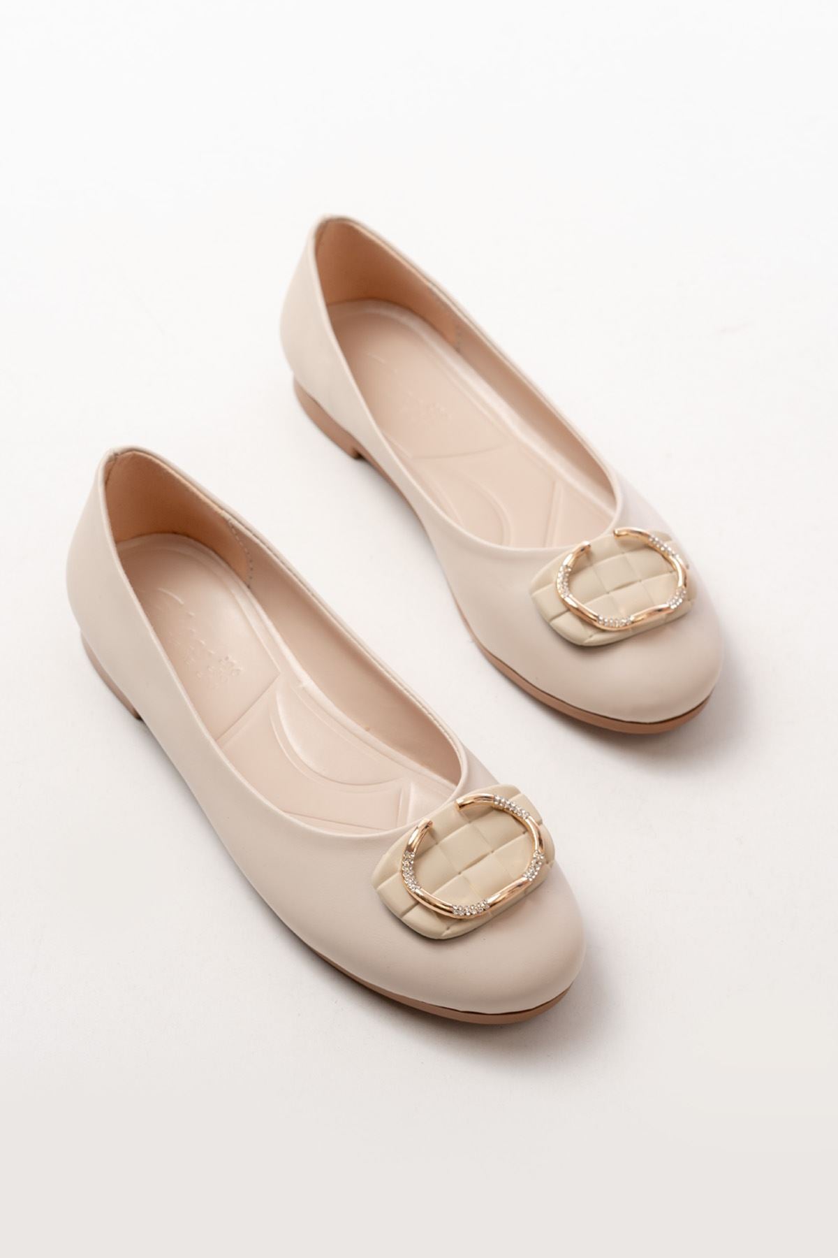 Cleren Bej Tokalı Aksesuarlı Kadın Babet Ayakkabı