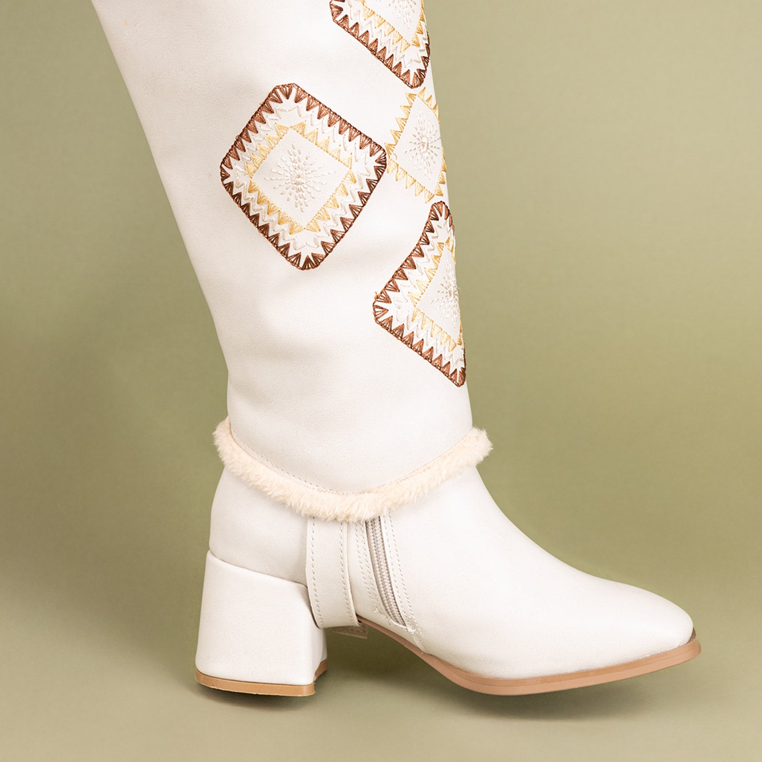 Janhan Kadın Bej 2 Parçalı Tak-Çıkar Nakışlı Çizme