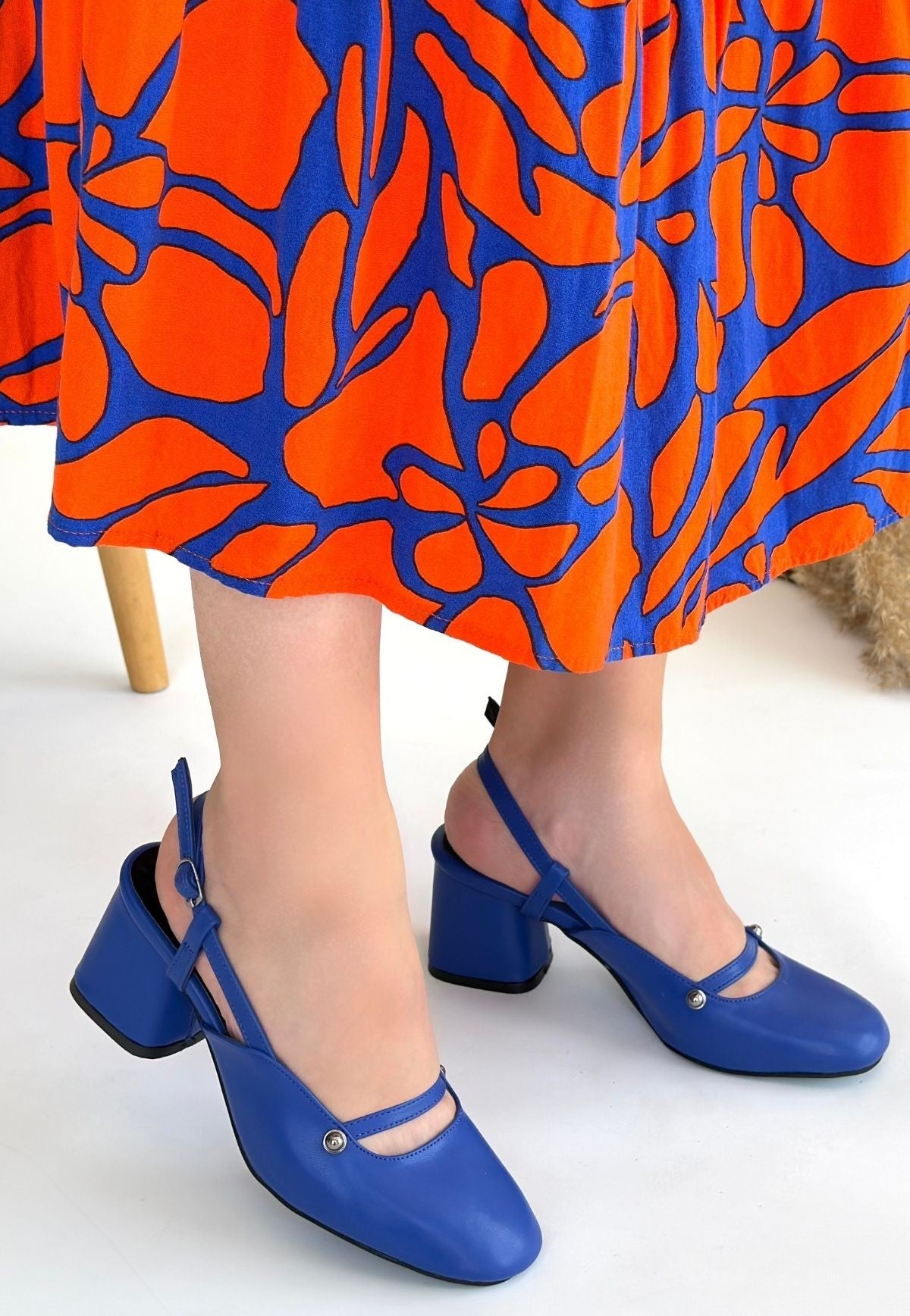 Jecci Kadın Mavi Kapalı Burun Topuklu Ayakkabı