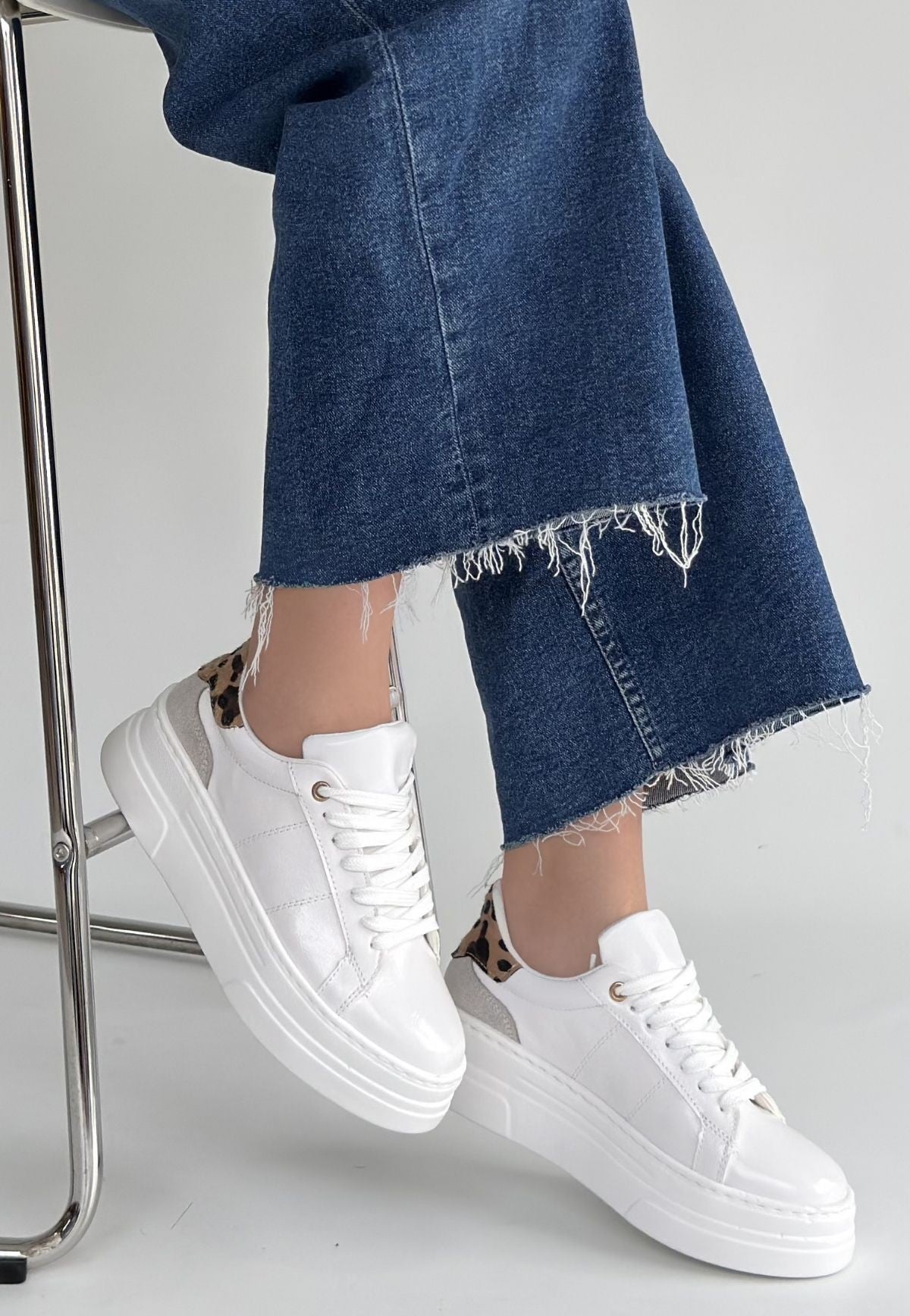 Jetan Kadın Beyaz Rugan Bağcıklı Spor Ayakkabı