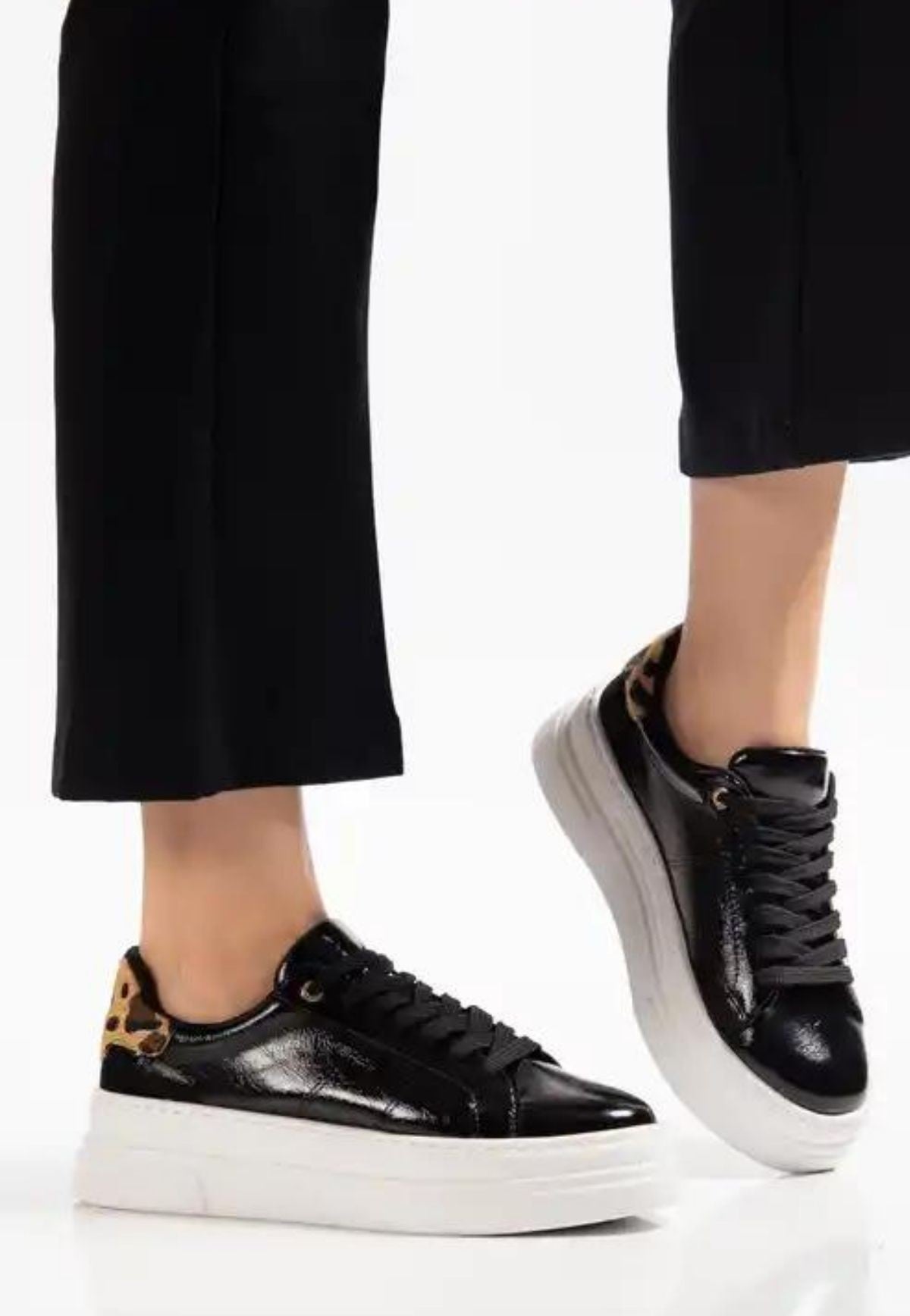 Jetan Kadın Siyah Rugan Bağcıklı Spor Ayakkabı