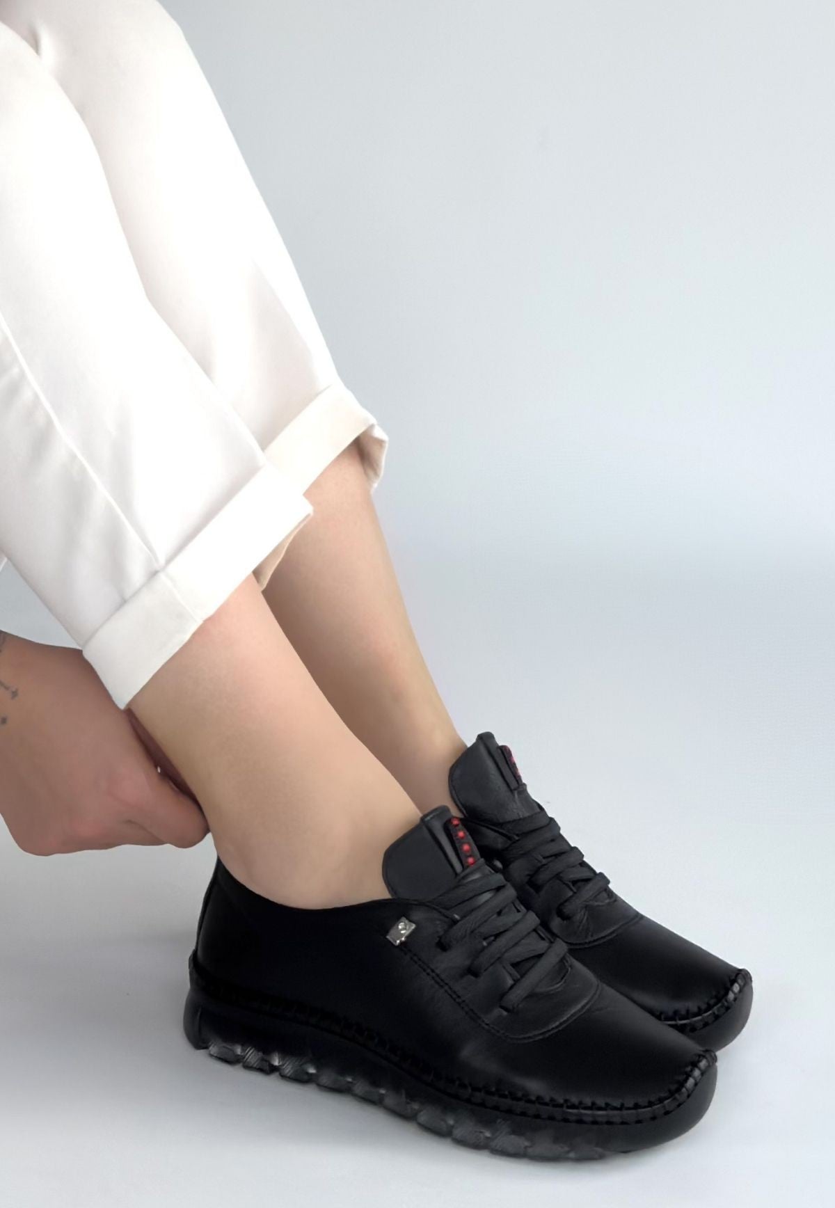 Jiten Kadın Siyah Hakiki Deri Bağcıklı Spor Ayakkabı