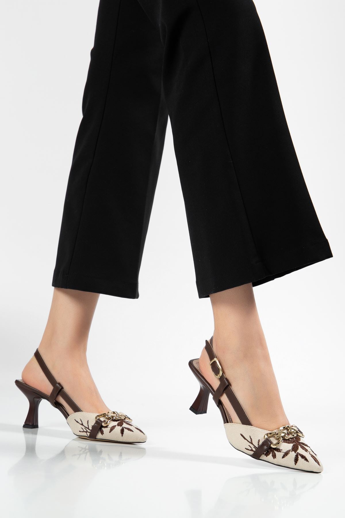 Bossinly Kahve Süet Arkası Açık Tokalı Topuklu Kadın Ayakkabı