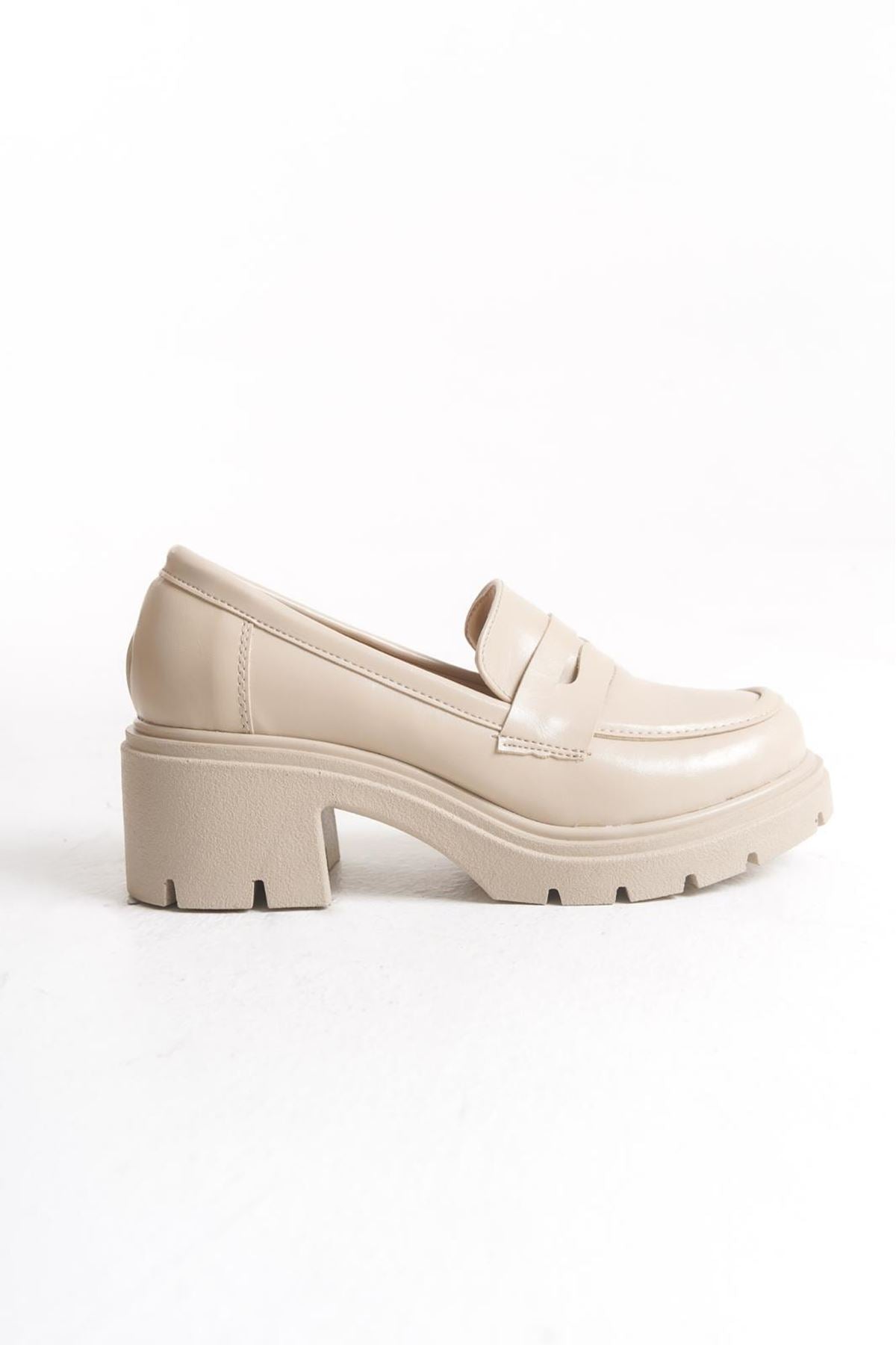 Bannes Kadın Bej Kırışık Rugan Yüksek Tabanlı Loafer Ayakkabı