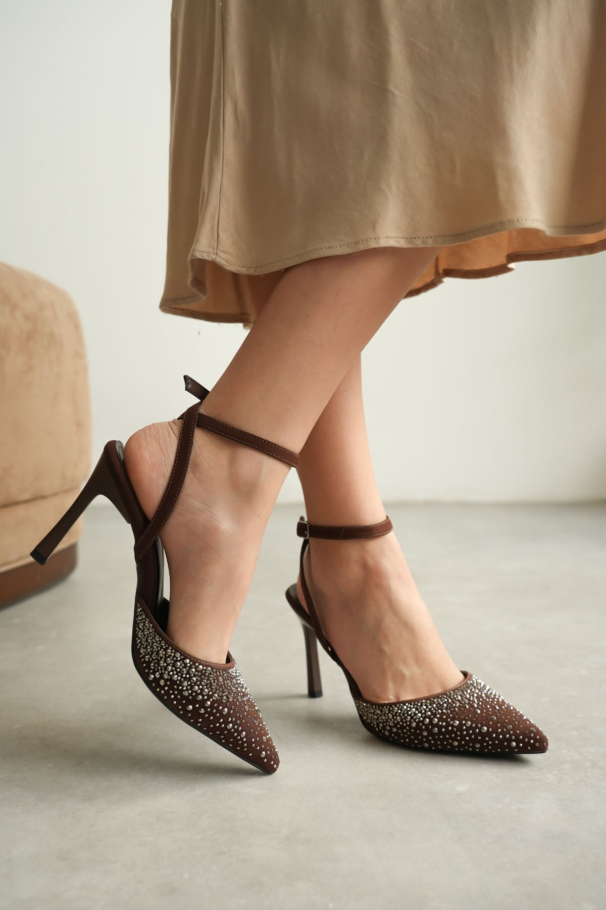 Feylin Kadın Acı Kahve Taşlı Topuklu Ayakkabı