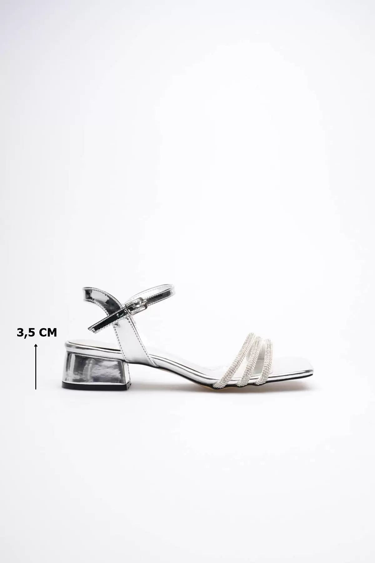 Belisse Kadın Gümüş Taş Detaylı Kalın Topuklu Şık Sandalet