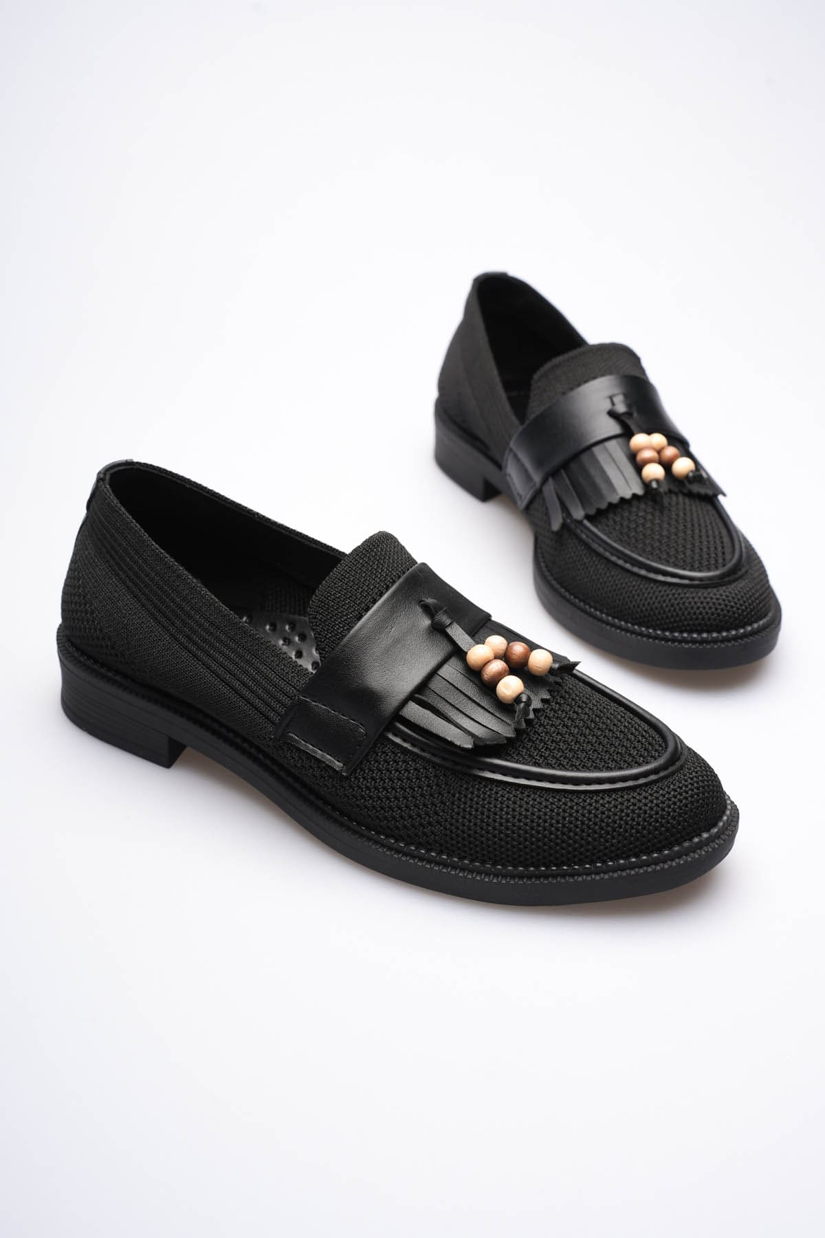 Monvia Kadın Siyah Boncuk Püsküllü Loafer Ayakkabı