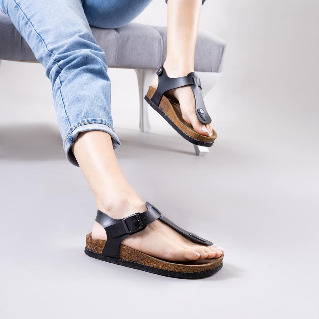 Larindo Kadın Siyah Deri Sandalet