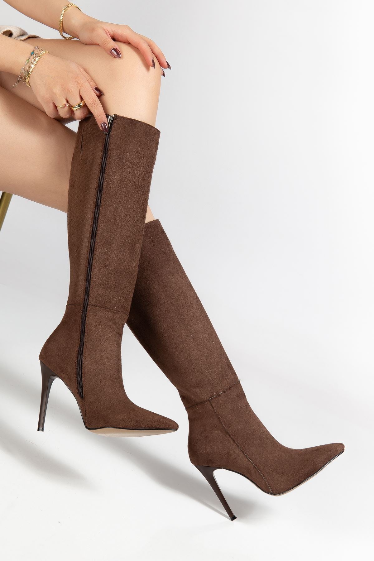 Diayen Kahve Süet Fermuarlı Lastikli İnce Yüksek Topuklu Kadın Çizme
