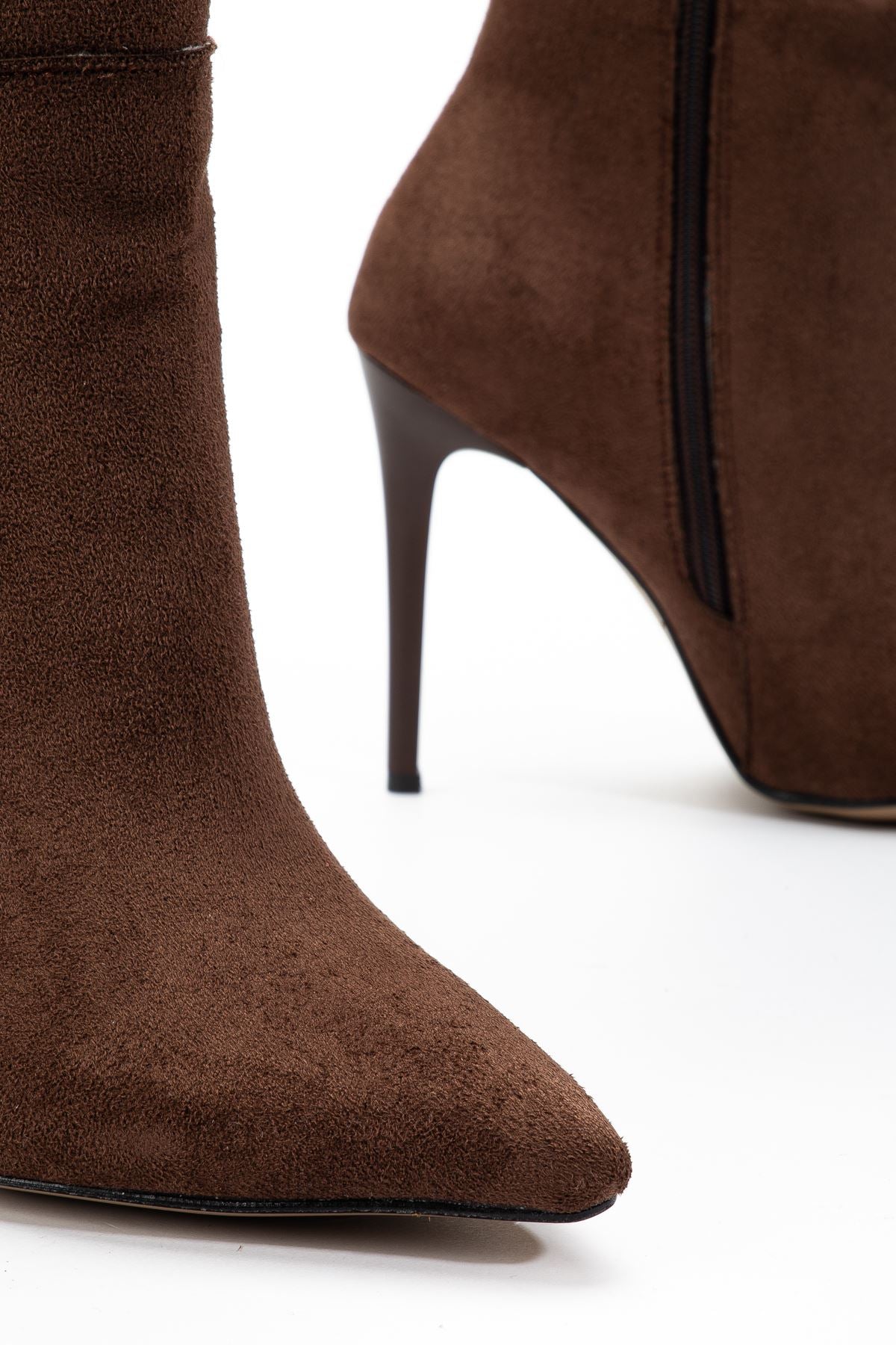 Diayen Kahve Süet Fermuarlı Lastikli İnce Yüksek Topuklu Kadın Çizme