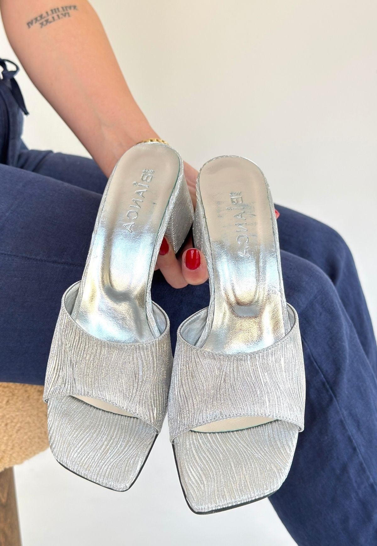 Luart Kadın Gümüş Simli Kısa Topuklu Terlik