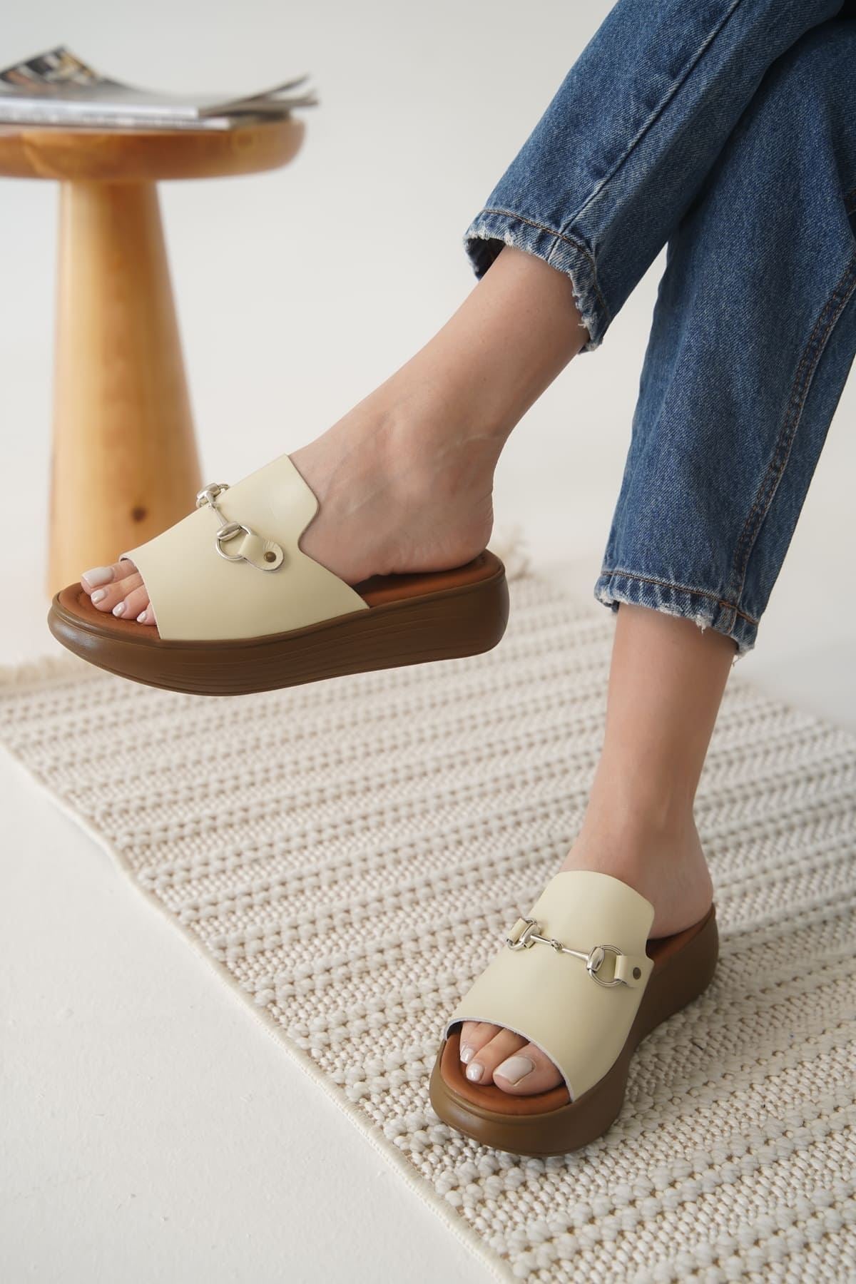 Nelly Kadın Hakiki Deri Bej Terlik