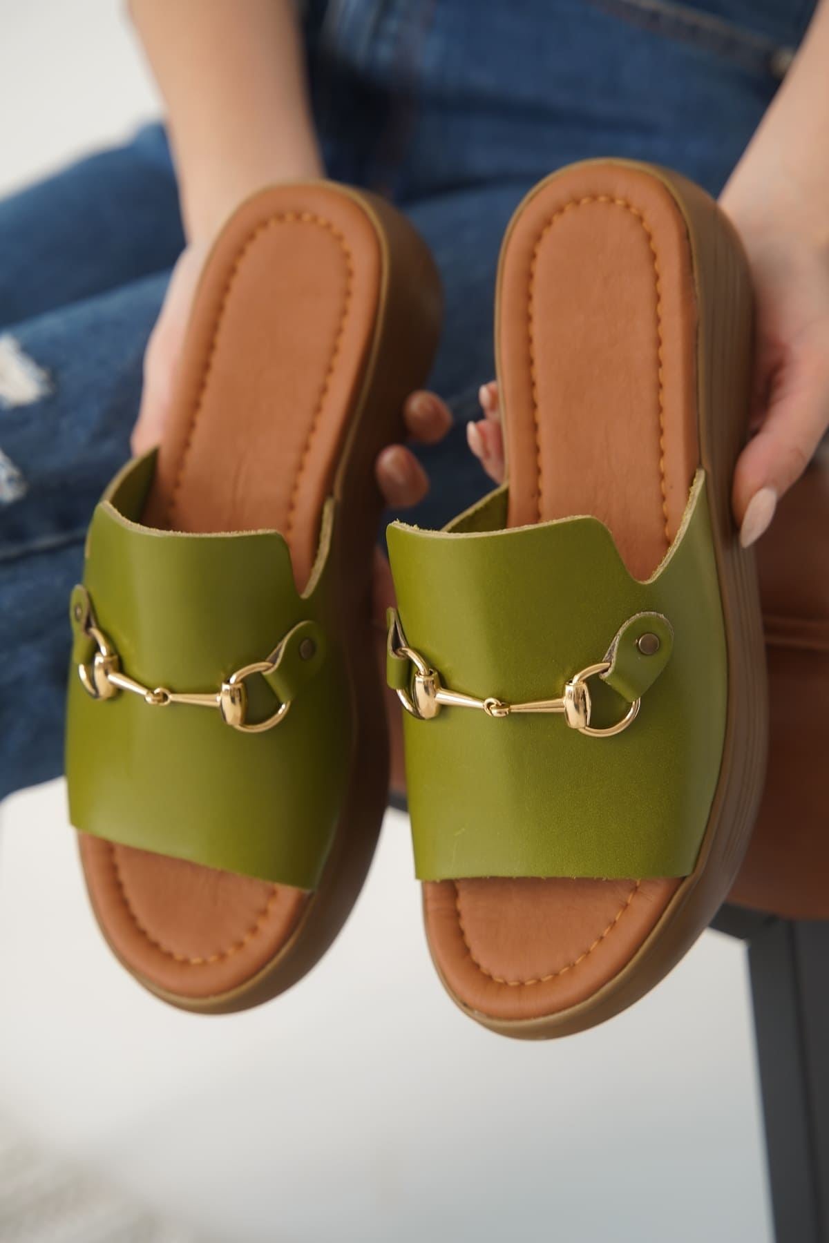 Nelly Kadın Hakiki Deri Haki Yeşili Terlik