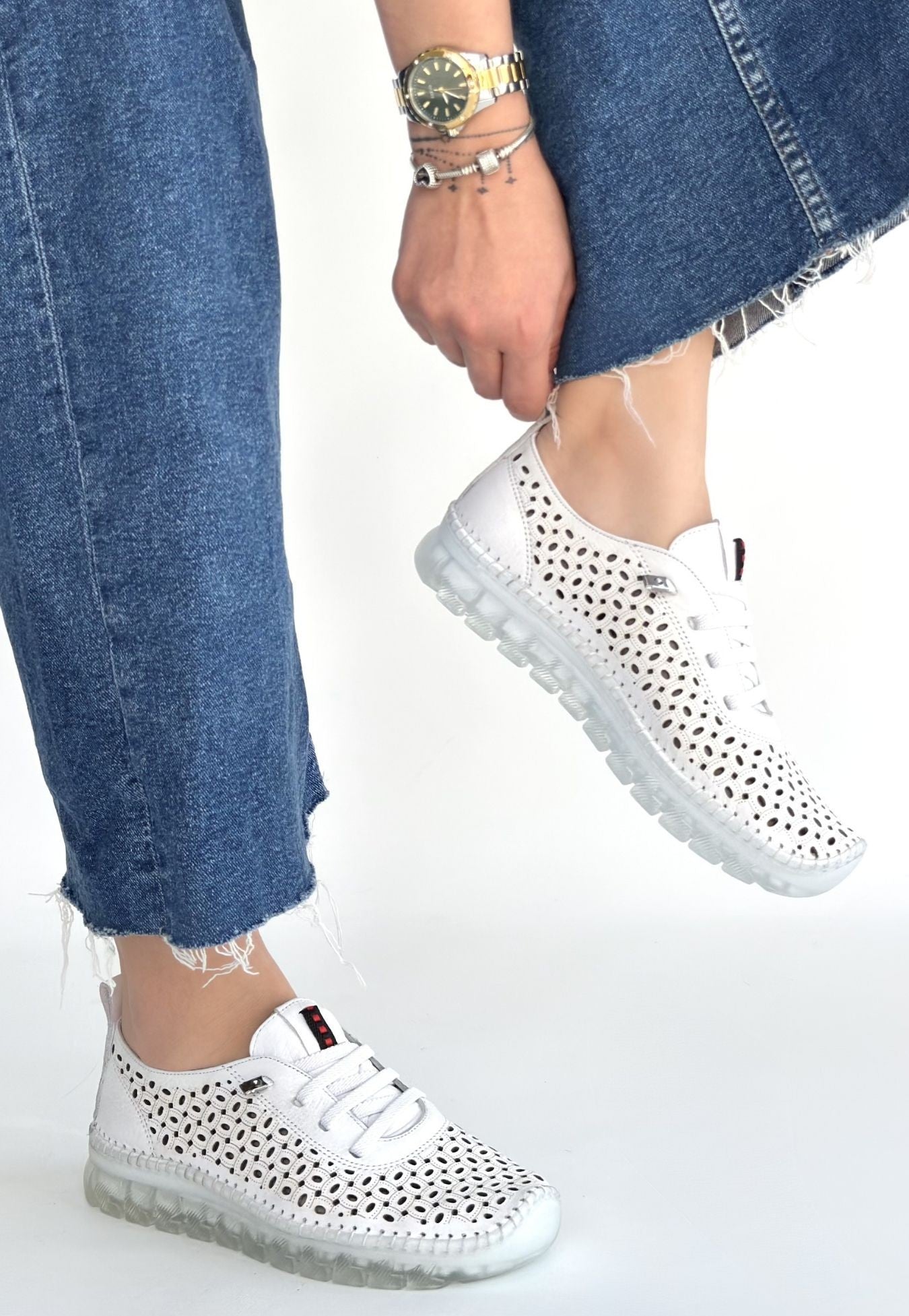 Otja Kadın Beyaz Hakiki Deri Lazer Kesim Bağcıklı Spor Ayakkabı