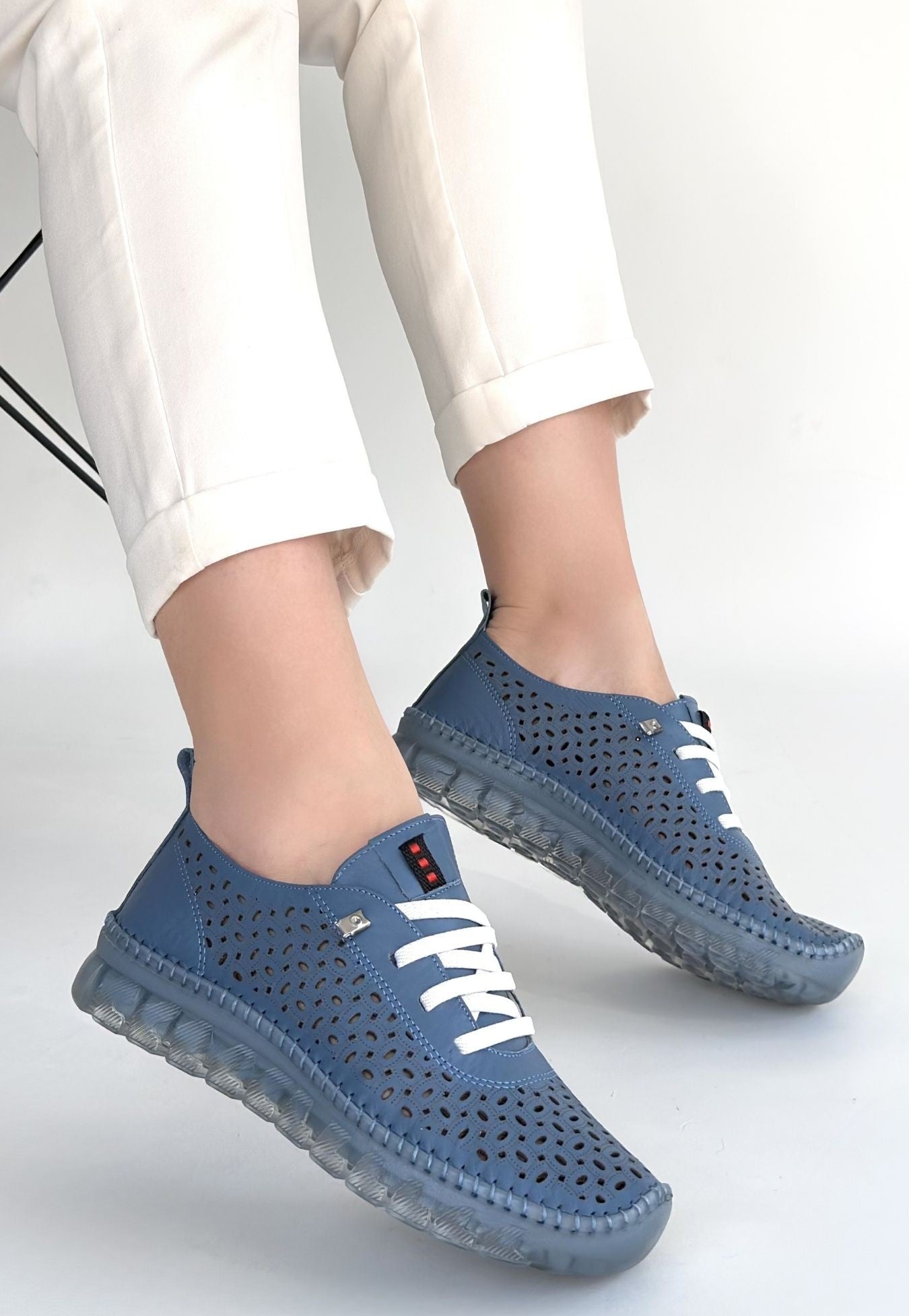 Otja Kadın Mavi Hakiki Deri Lazer Kesim Bağcıklı Spor Ayakkabı