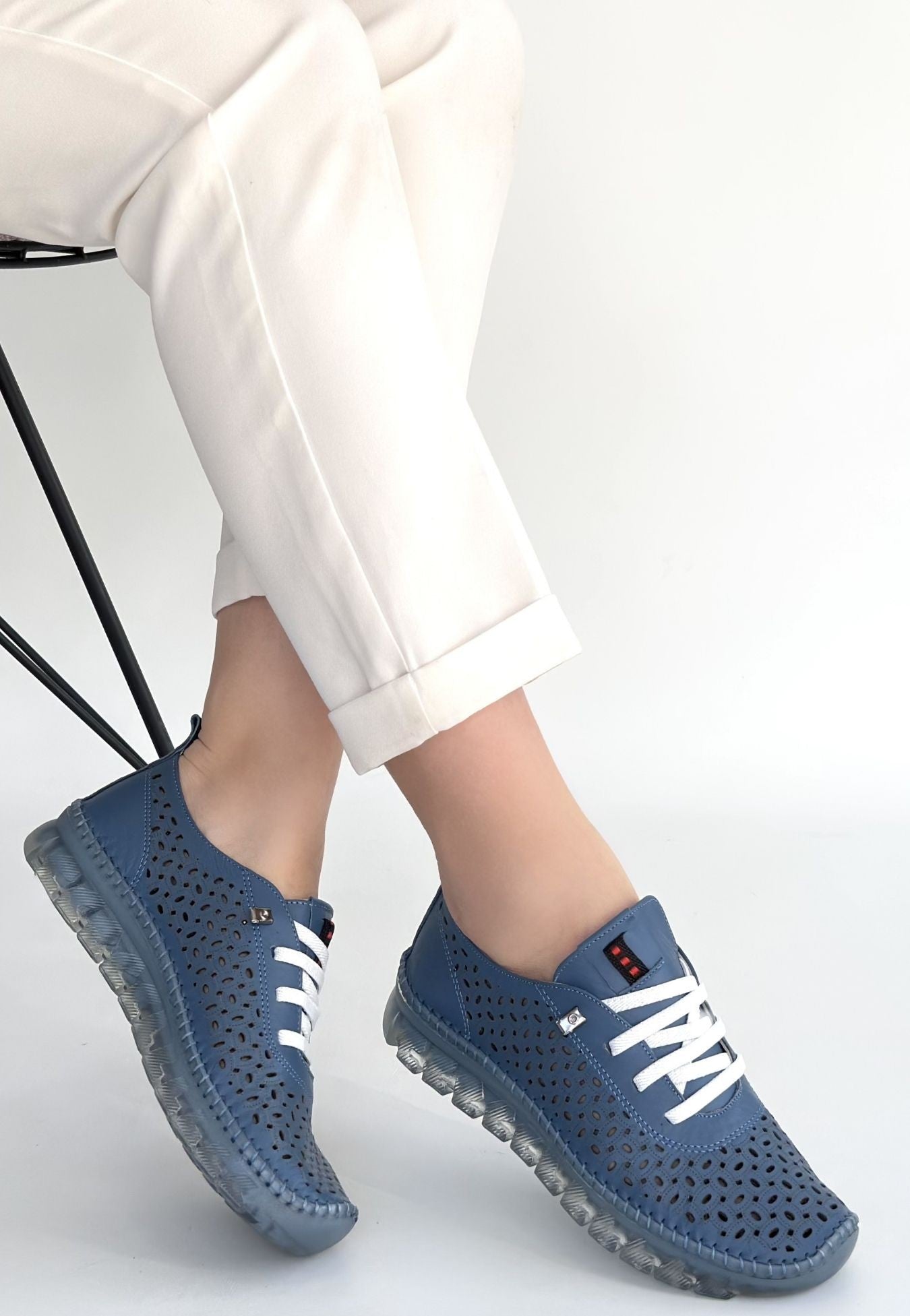 Otja Kadın Mavi Hakiki Deri Lazer Kesim Bağcıklı Spor Ayakkabı