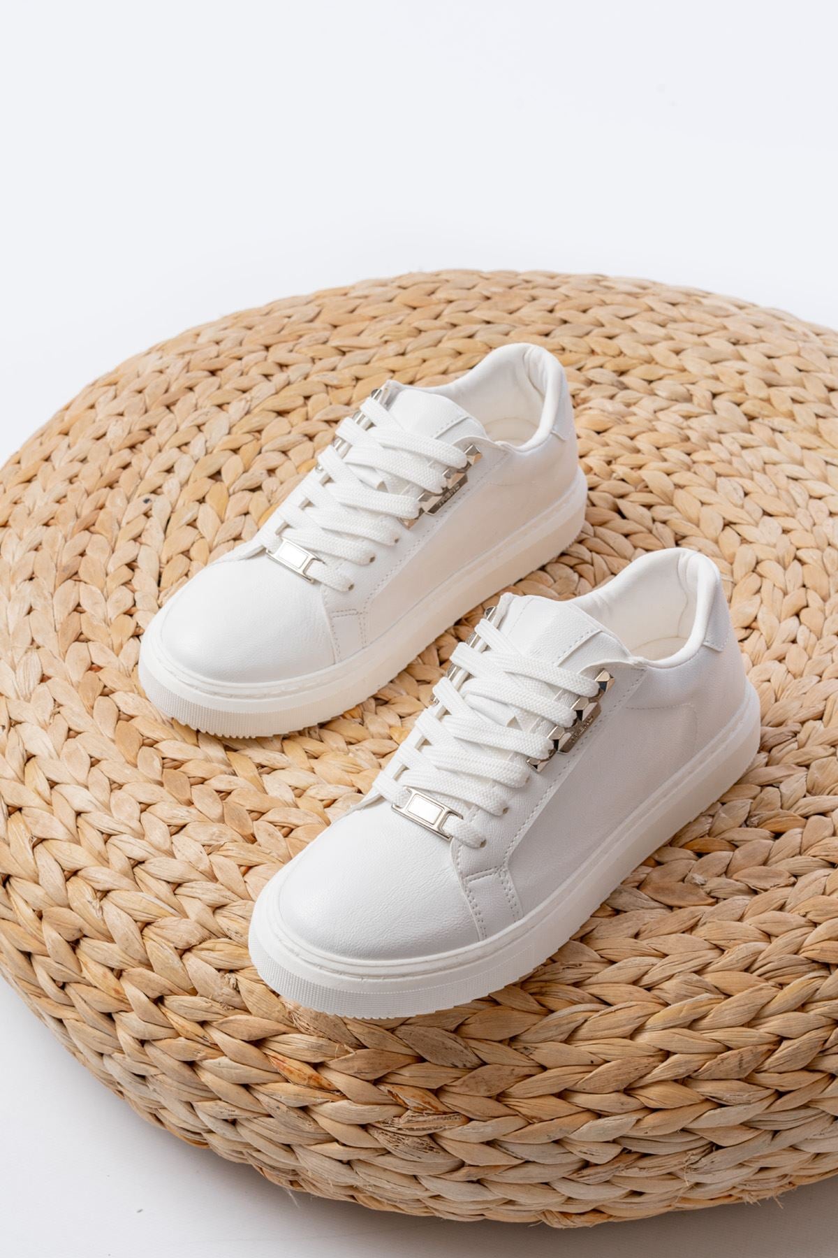 Pueng Kadın Beyaz Bağcıklı Taban Dikişli Spor Ayakkabı