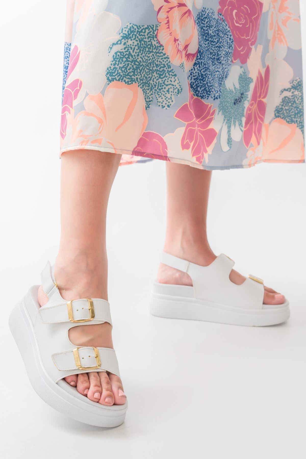 Pallani Beyaz Dolgu Topuk Kadın Sandalet