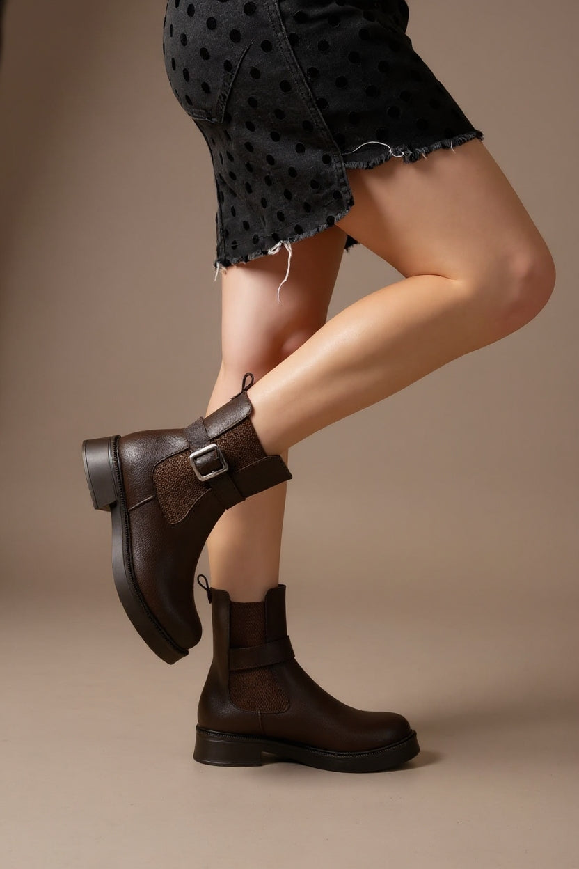 Parlina Kahverengi Toka Aksesuarlı Lastikli Kadın Bot